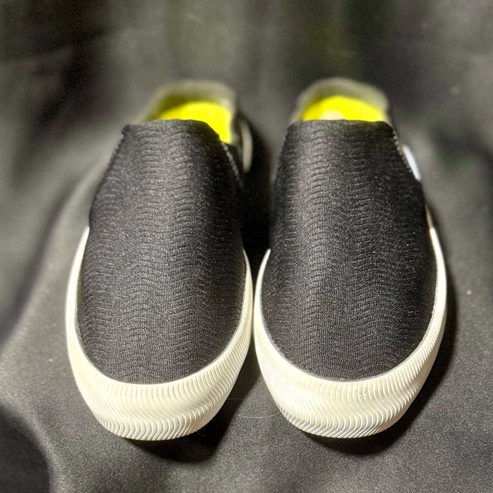 Keds Black Kickback slip-on sneakers